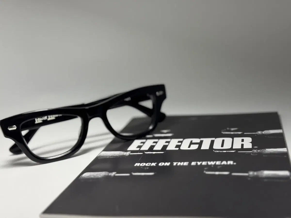 effector X Lewis Leathers  일본 뿔테 안경 0224